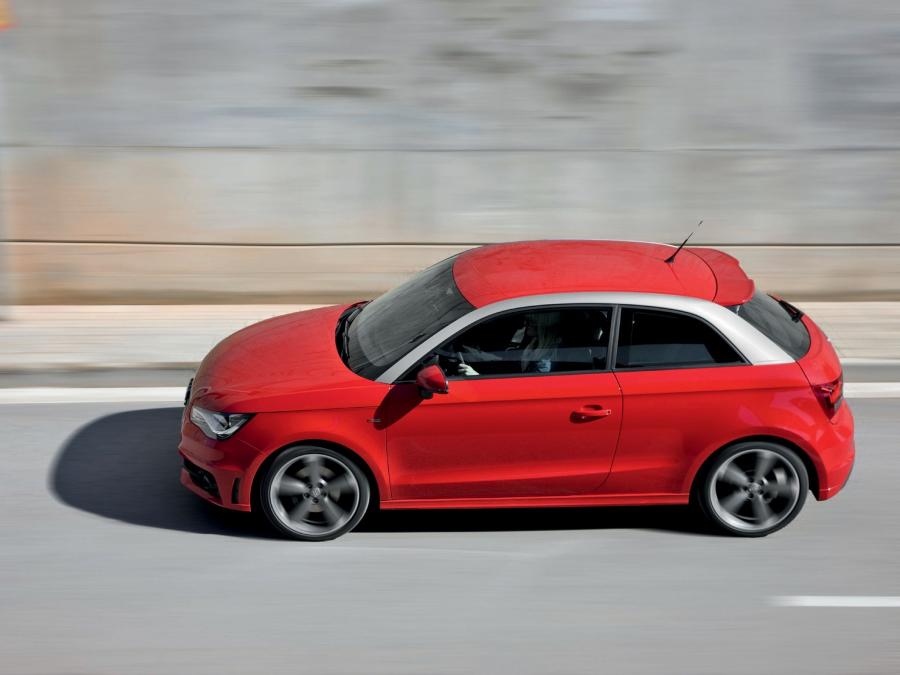  Audi A1 TFSI S-Line 2010 года  (фото 14 из 30)